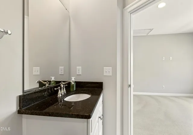 Homes for sale in Chapel Hill, NC | 122 Leatherwood Ln, Chapel Hill, NC 27517 | MLS# 10162570
