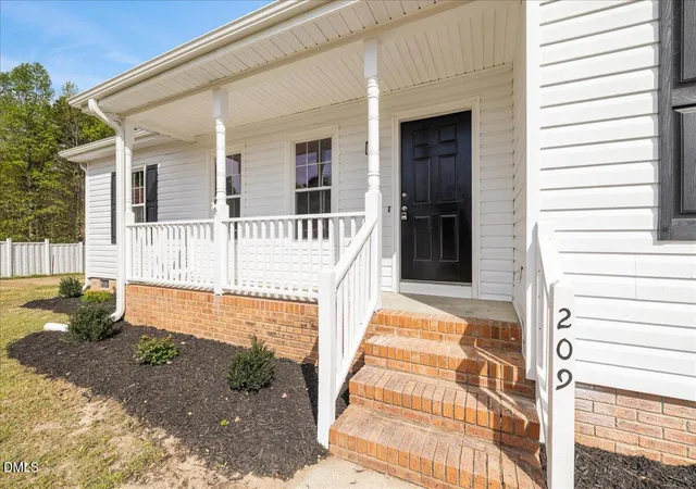 Photo 4 of Single family home for sale at 209 Hunters Farm Dr, Raleigh, NC 27603 | MLS# 10155759 | Listing updated on 2026-09-26