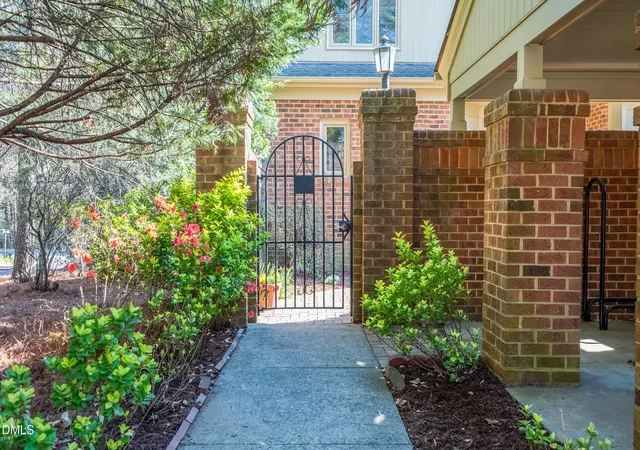 2nd image of 10 Innisfree Dr, Durham, NC 27707 | MLS# 10156689