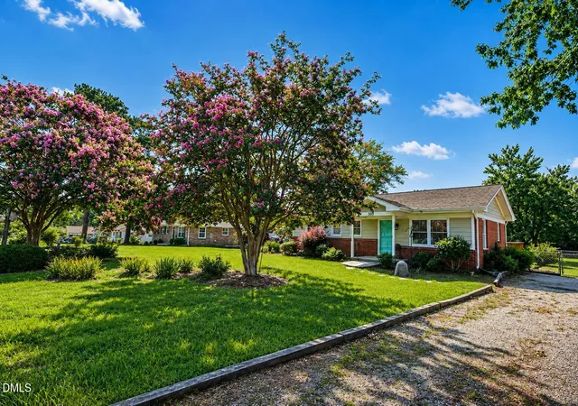 Photo 2 of Single family home for sale at 300 Ellen Dr, Knightdale, NC 27545 | MLS# 10156055 | Listing updated on 2026-09-13