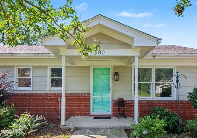 Photo 3 of Single family home for sale at 300 Ellen Dr, Knightdale, NC 27545 | MLS# 10156055 | Listing updated on 2026-09-13