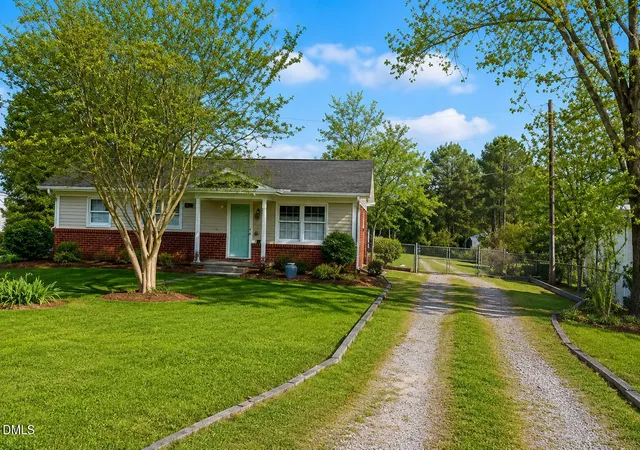 Photo 3 of Single family home for sale at 300 Ellen Dr, Knightdale, NC 27545 | MLS# 10156055 | Listing updated on 2026-09-13