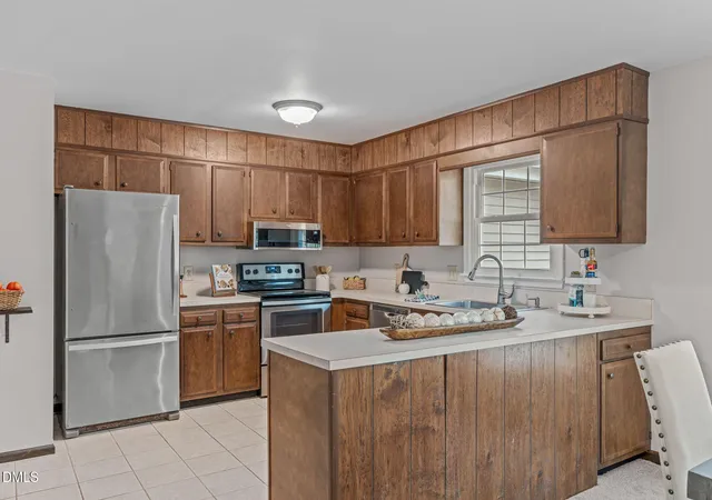 Photo 3 of Sale Pending at 3304 Wade Ave, Raleigh, NC 27607 | MLS# 10156112 | Listing updated on 2026-09-04