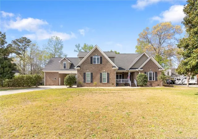 3rd image of 417 Foxwood Dr, Hope Mills, NC 28348 | MLS# 759624