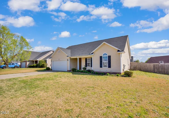 2nd image of 1961 Yellowbrick Rd, Fayetteville, NC 28314 | MLS# 10156027