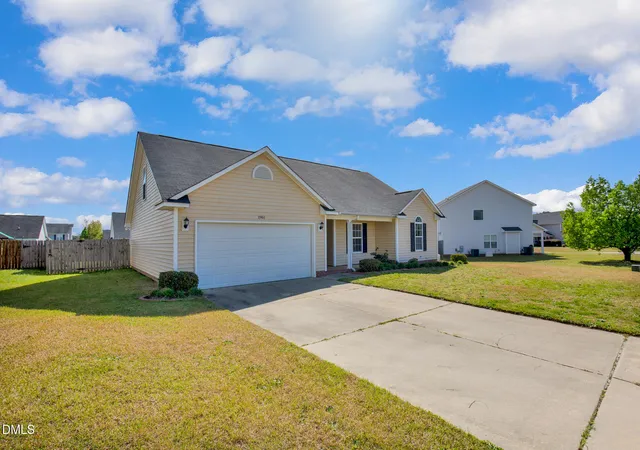3rd image of 1961 Yellowbrick Rd, Fayetteville, NC 28314 | MLS# 10156027