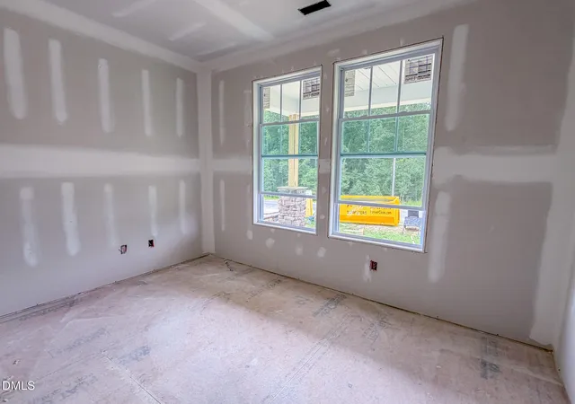 Photo 4 of Single family home for sale at 129 Bluestone Dr, Lillington, NC 27546 | MLS# 10156110 | Listing updated on 2026-09-03