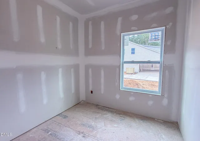 Photo 5 of Single family home for sale at 129 Bluestone Dr, Lillington, NC 27546 | MLS# 10156110 | Listing updated on 2026-09-03