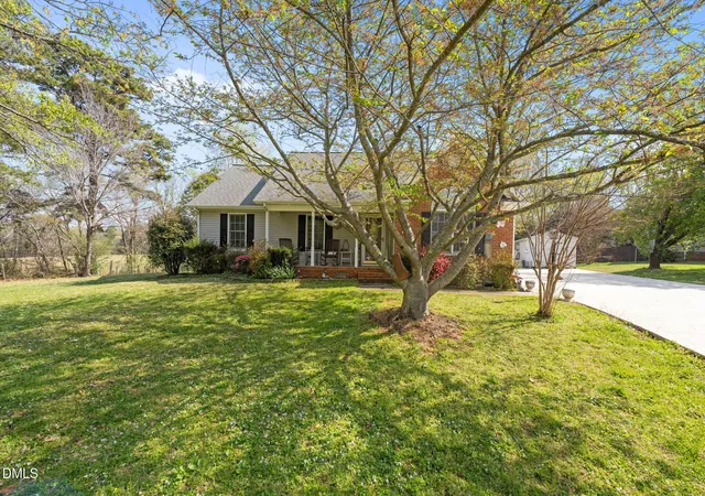 Homes for sale in Graham, NC | 3004 Cedar Crest Ct, Graham, NC 27253 | MLS# 10156145