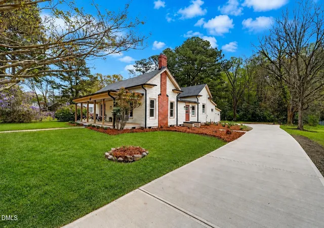 Photo 2 of Single family home for sale at 220 E Branch St, Spring Hope, NC 27882 | MLS# 10156266 | Listing updated on 2026-09-08