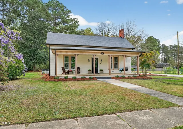 Homes for sale in Spring Hope, NC | 220 E Branch St, Spring Hope, NC 27882 | MLS# 10156266