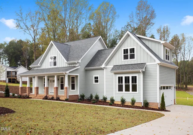 Photo 2 of Single family home for sale at 202 Batten Pond Rd, Selma, NC 27576 | MLS# 10156509 | Listing updated on 2026-09-17