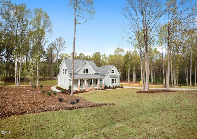 Photo 4 of Single family home for sale at 202 Batten Pond Rd, Selma, NC 27576 | MLS# 10156509 | Listing updated on 2026-09-17