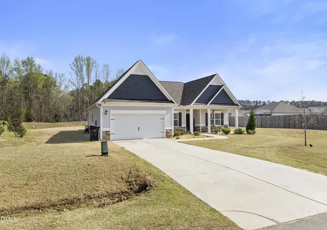Photo 4 of Single family home for sale at 113 Lexington Dr, Sanford, NC 27332 | MLS# 10156583 | Listing updated on 2026-08-30