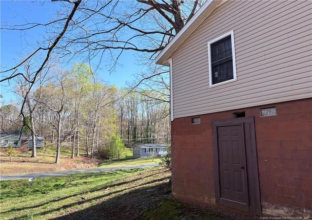 4th image of 2009 Woodcrest Dr, Sanford, NC 27330 | MLS# 759813