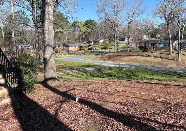 5th image of 2009 Woodcrest Dr, Sanford, NC 27330 | MLS# 759813
