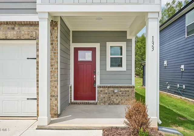 Photo 4 of Single family home for sale at 133 N Fld Sparrow Way, Clayton, NC 27520 | MLS# 10156590 | Listing updated on 2026-10-08