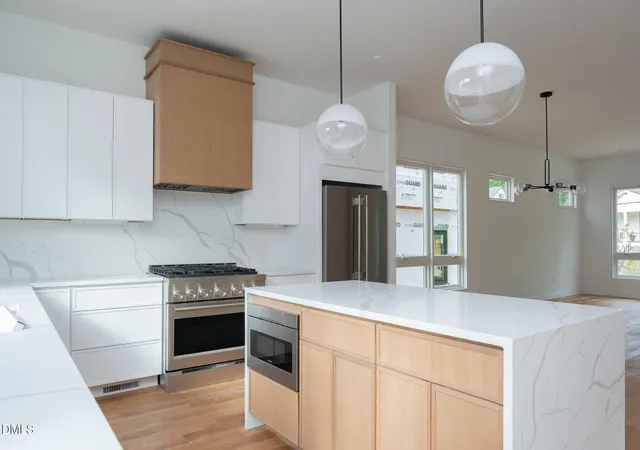 3rd image of 301 1/2 Bickett Blvd, Raleigh, NC 27608 | MLS# 10169947