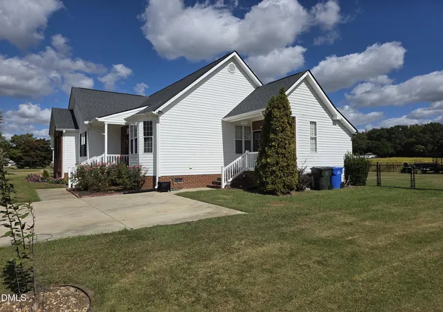 Photo 3 of Single family home for sale at 3502 Baybrooke Dr W, Wilson, NC 27893 | MLS# 10156499 | Listing updated on 2026-07-18