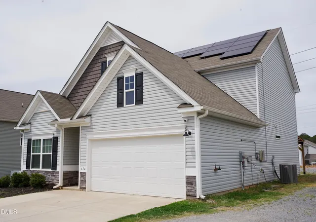 Photo 4 of Single family home for sale at 614 Marian Way, Sanford, NC 27330 | MLS# 10158347 | Listing updated on 2026-07-25
