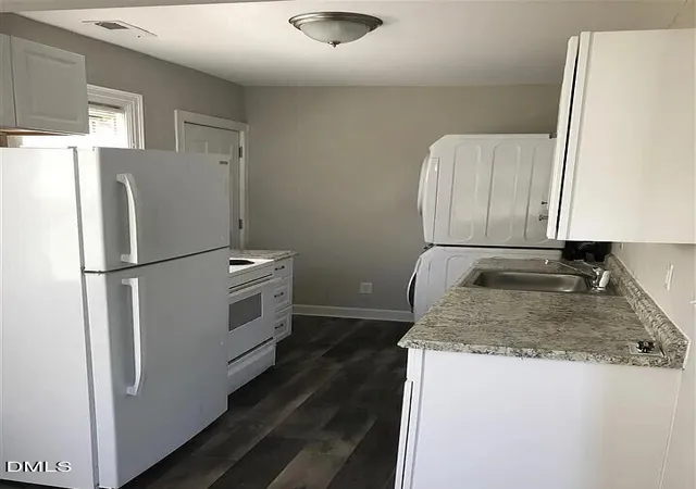 Listing Photo 2 - Condo for sale in building located at 1304 Holloway St, Durham, NC 27701