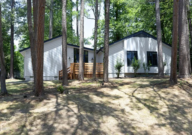 Photo 3 of Sale Pending at 1122 Shadyside Dr, Raleigh, NC 27612 | MLS# 10168444 | Listing updated on 2026-07-18