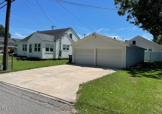 Photo 3 of Single family home for sale at 140 S Dunn St, Angier, NC 27501 | MLS# 10156712 | Listing updated on 2026-09-08