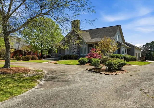 3rd image of 1302 Oakridge Blvd, Lumberton, NC 28358 | MLS# 759792