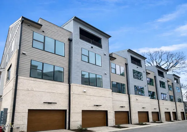Listing Photo 4 - Condo for sale in building located at 809 Niantic St, Cary, NC 27511