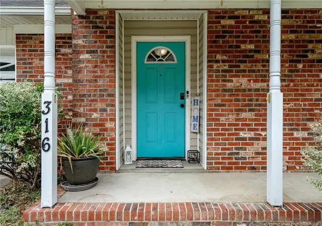 Photo 2 of Single family home for sale at 316 Peterson Pl, Fayetteville, NC 28301 | MLS# 760037 | Listing updated on 2026-07-18