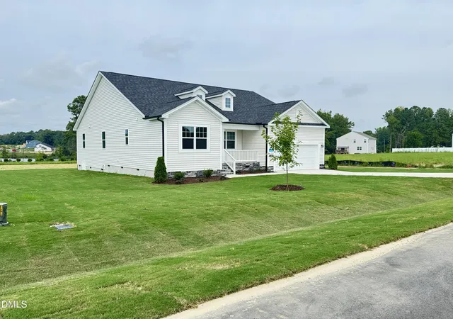 Photo 2 of Single family home for sale at 35 Windward Pl, Lillington, NC 27546 | MLS# 10159430 | Listing updated on 2026-09-27