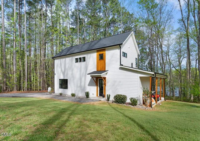 Photo 3 of Sale Pending at 401 Oakwood Ln, Roxboro, NC 27574 | MLS# 10158350 | Listing updated on 2026-08-04