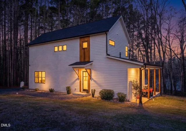 Photo 3 of Sale Pending at 401 Oakwood Ln, Roxboro, NC 27574 | MLS# 10158350 | Listing updated on 2026-08-04
