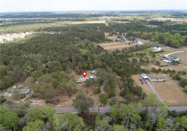 Photo 3 of Sale Pending at 7307 Roslin Farm Rd, Hope Mills, NC 28348 | MLS# 760054 | Listing updated on 2026-07-18