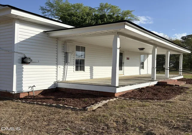 Homes for sale in Eureka, NC | 122 E Main St, Eureka, NC 27830 | MLS# 10157288