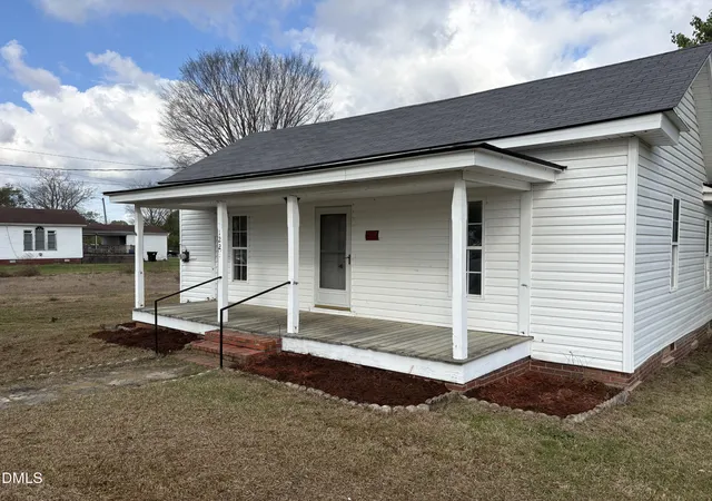 Homes for sale in Eureka, NC | 122 E Main St, Eureka, NC 27830 | MLS# 10157288