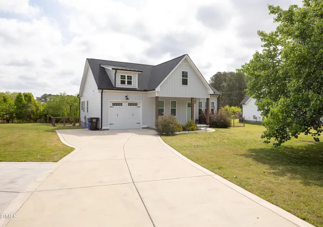 1st image of 507 S Lincoln St, Coats, NC 27521 | MLS# 10157373