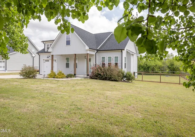 2nd image of 507 S Lincoln St, Coats, NC 27521 | MLS# 10157373