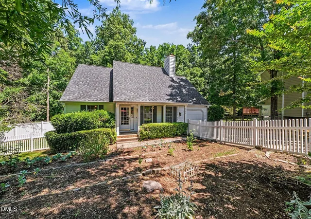 Photo 2 of Single family home for sale at 4008 Ellisfield Dr, Durham, NC 27705 | MLS# 10157624 | Listing updated on 2026-08-26