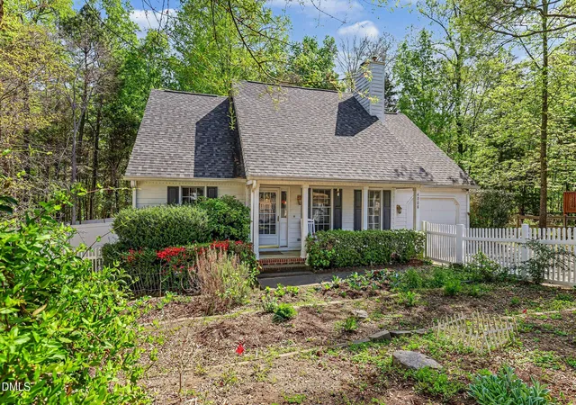 Photo 4 of Single family home for sale at 4008 Ellisfield Dr, Durham, NC 27705 | MLS# 10157624 | Listing updated on 2026-08-26