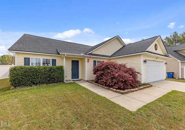 Photo 3 of Single Family Residence at 129 Tuxford Ct, Raeford, NC 28376 | MLS# 10157547 |  | Sold on 2026-05-28