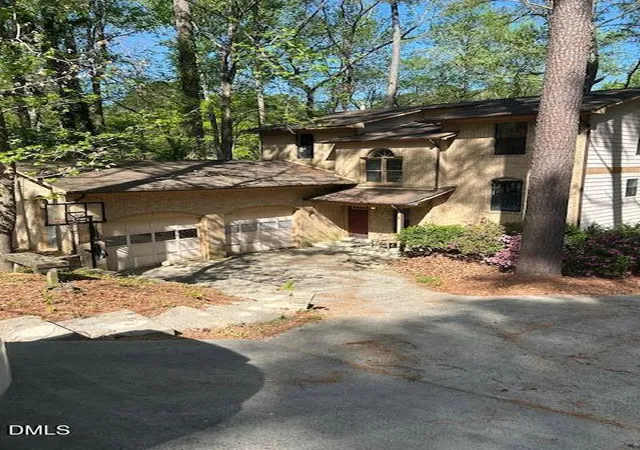 Photo 1 of Single family home for sale at 8 Shropshire Pl, Durham, NC 27707 | MLS# 10157732 | Listing updated on 2026-07-18