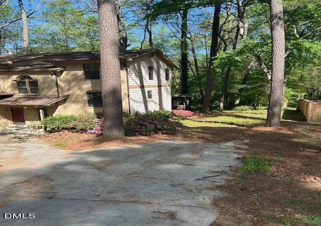 Photo 2 of Single family home for sale at 8 Shropshire Pl, Durham, NC 27707 | MLS# 10157732 | Listing updated on 2026-07-18