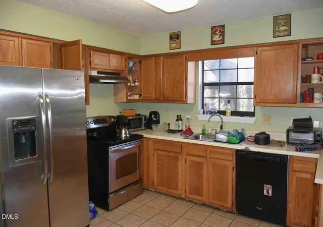 Photo 3 of Single family home for sale at 8 Shropshire Pl, Durham, NC 27707 | MLS# 10157732 | Listing updated on 2026-07-18