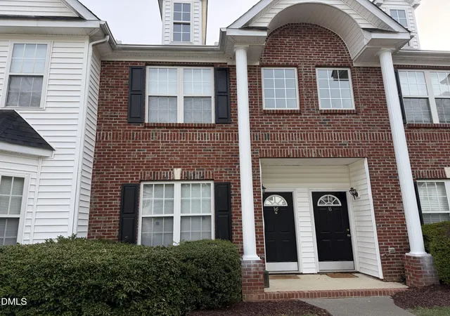 2nd image of 15 Moorefield Ct, Durham, NC 27705 | MLS# 10157945
