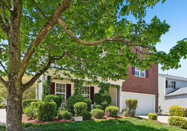 Photo 3 of Single family home for sale at 5456 Thunderidge Dr, Raleigh, NC 27610 | MLS# 10157674 | Listing updated on 2026-08-23