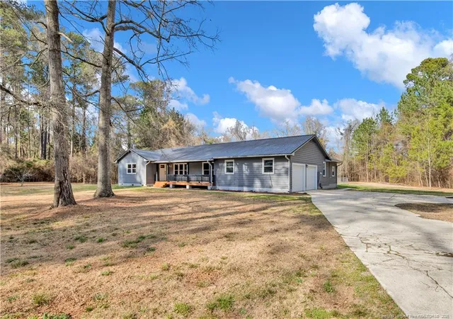 Homes for sale in Parkton, NC | 305 E Third St, Parkton, NC 28371 | MLS# 760186