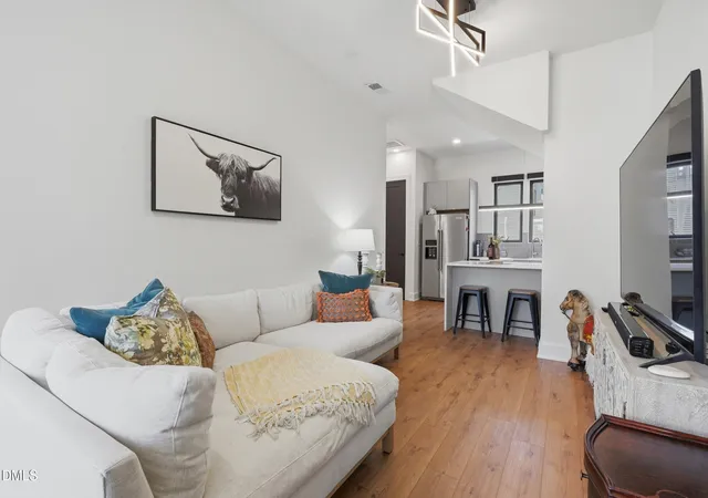2nd image of 512 Gordon St # 607, Durham, NC 27701 | MLS# 10157797