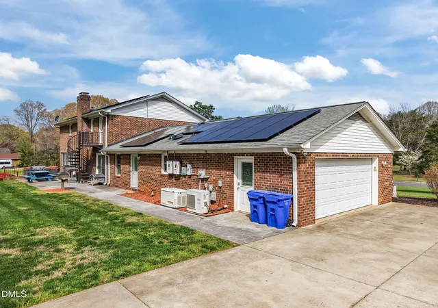 3rd image of 112 E Laramie Dr, Mebane, NC 27302 | MLS# 10157849