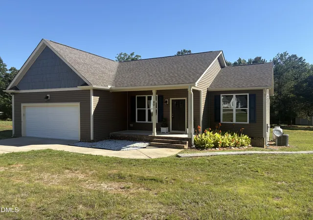 Photo 2 of Single family home for sale at 40 Exeter Way, Louisburg, NC 27549 | MLS# 10157853 | Listing updated on 2026-09-08